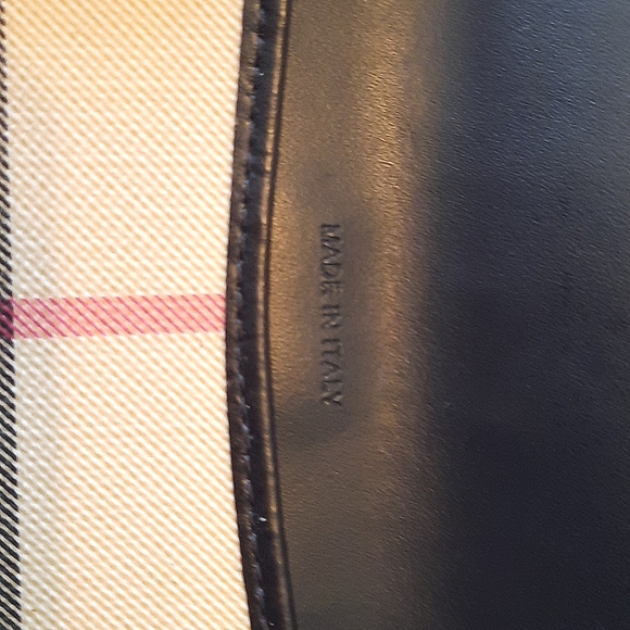 Burberry authentic Nova Check wallet - Picture 8 of 14